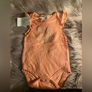 5/$25 Willow + Whimsy Fall in Love Onesie size 6-9 month